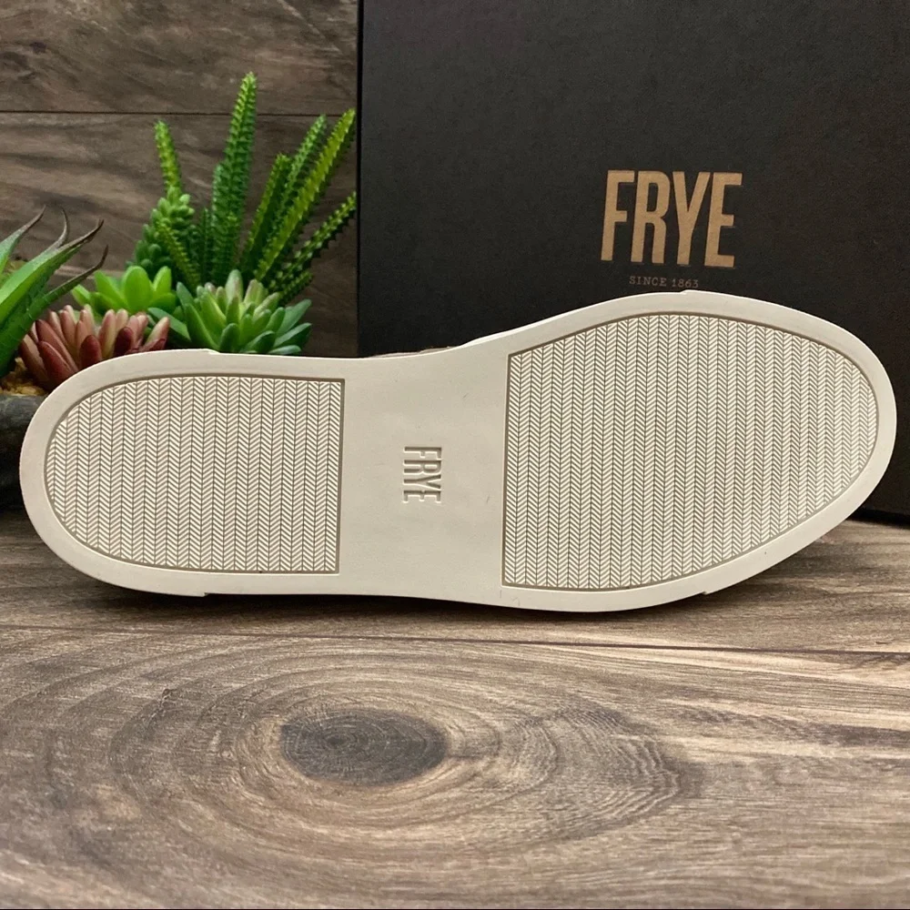 NIB Frye Ivy Primrose Slip On Sneakers Beige Suede